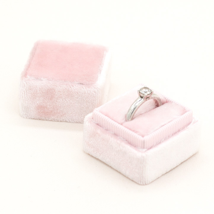 Ringbox aus Samt - rose quartz
